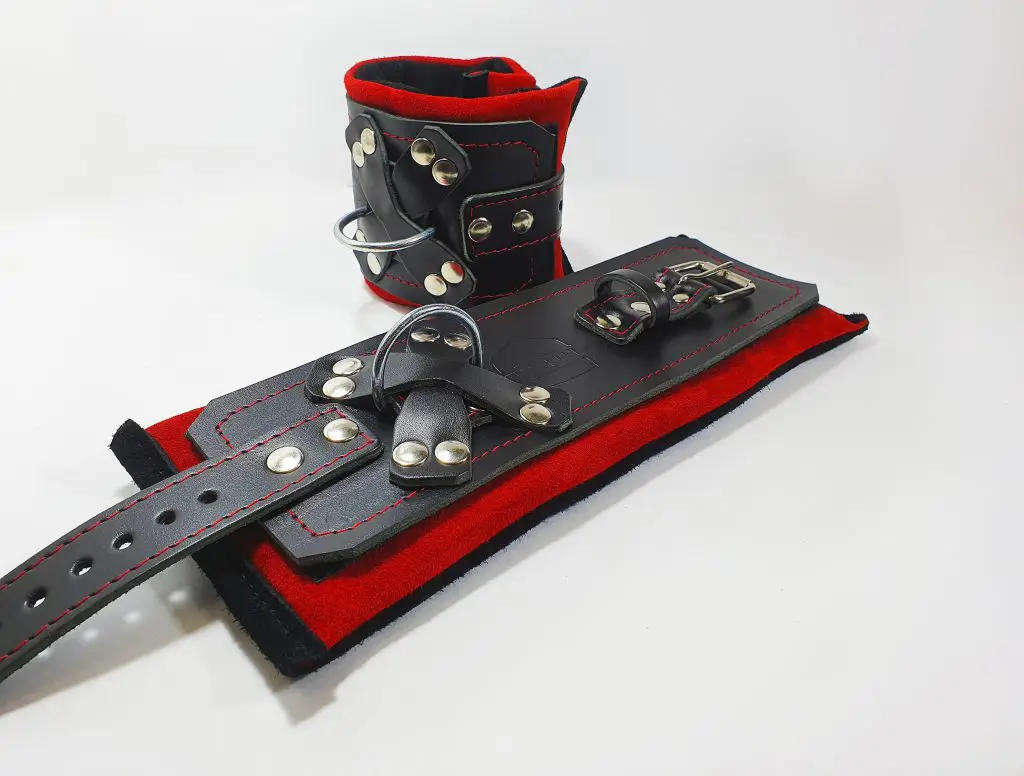 Манжеты для кинезиотерапии со съемными подушками (пара). Размер 12*33 см