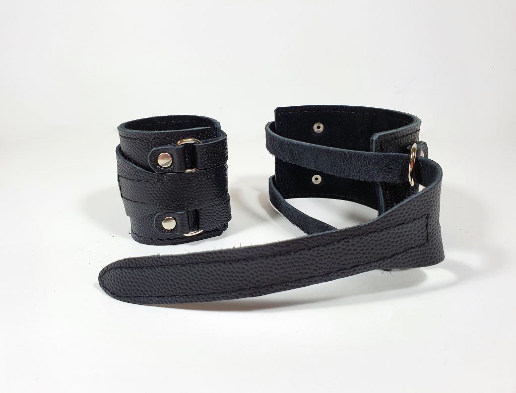 Напульсники кожаные, пара. Размер Универсальный