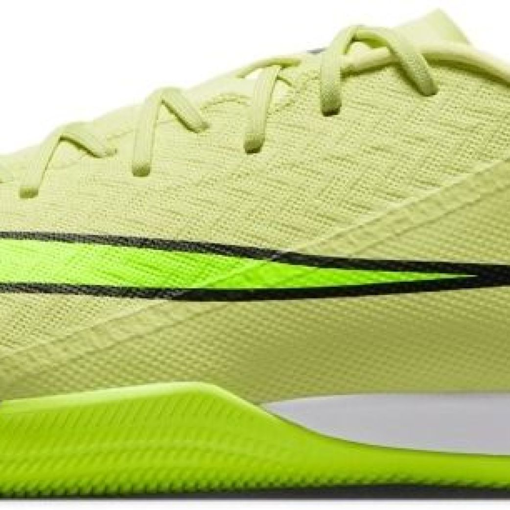 Бутсы Nike ZOOM VAPOR 16 ACADEMY IC FQ8434-300