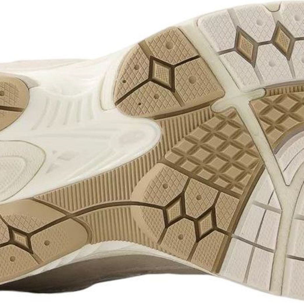 Кроссовки New Balance 2002 M2002RAA 8.5US