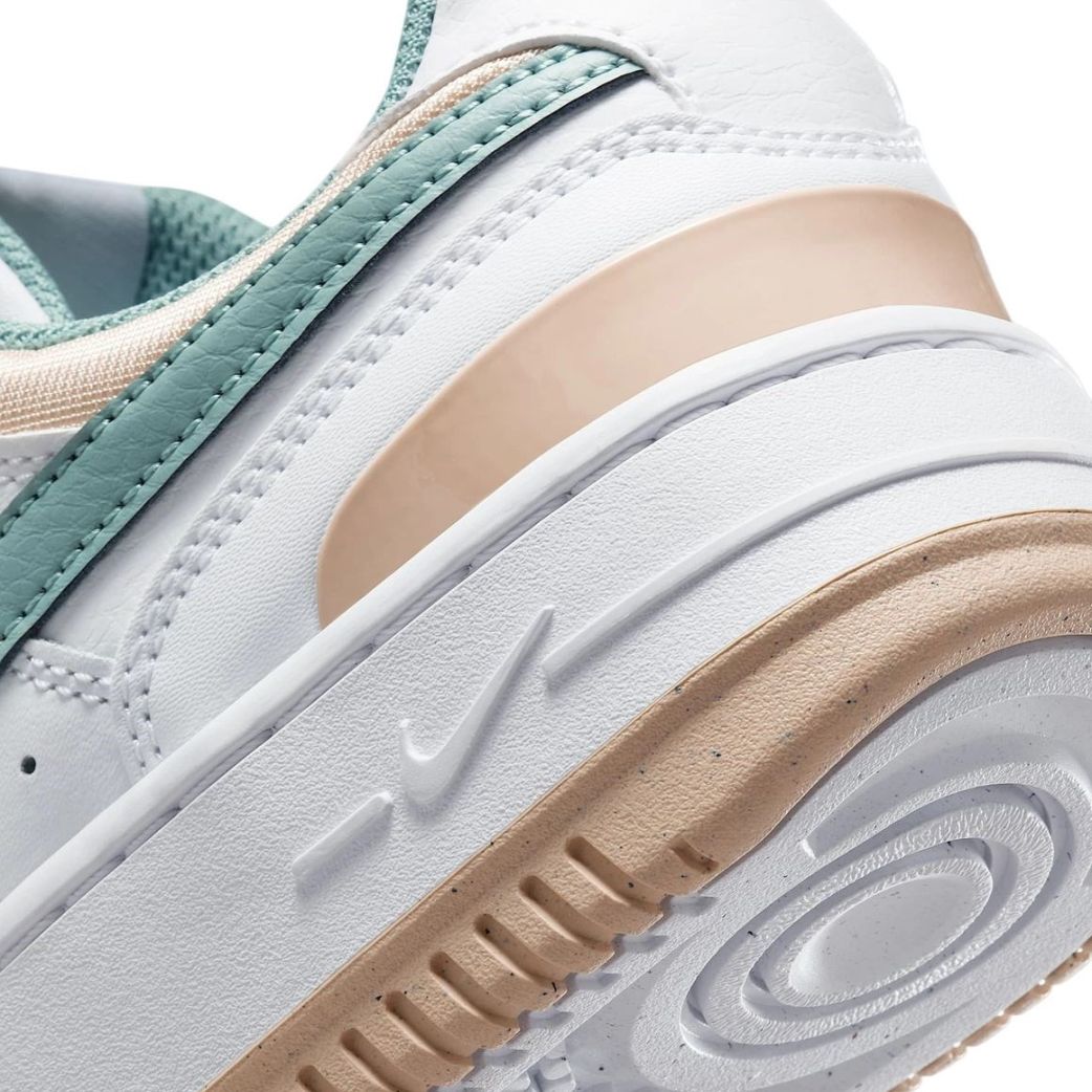 Кроссовки Nike WMNS NIKE GAMMA FORCE DX9176-118 8US