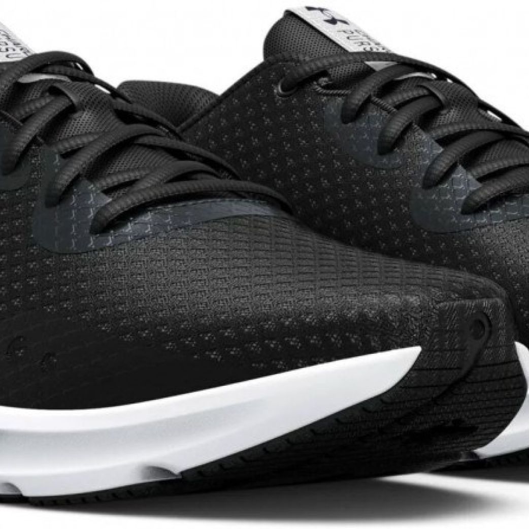 Кроссовки Under Armour Charged Pursuit 3 3024878-001  7.5US