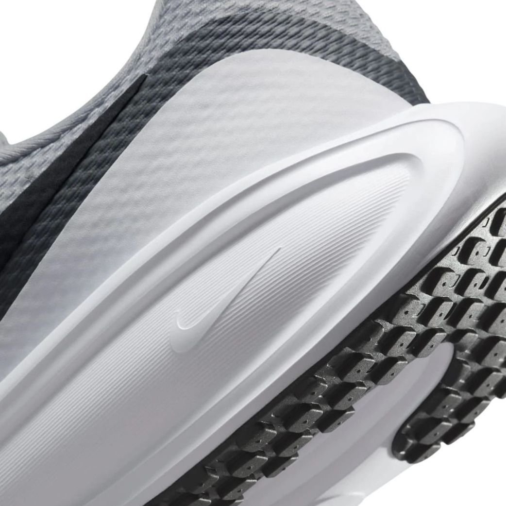 Кроссовки Nike REVOLUTION 8 HJ9198-403  7.5US