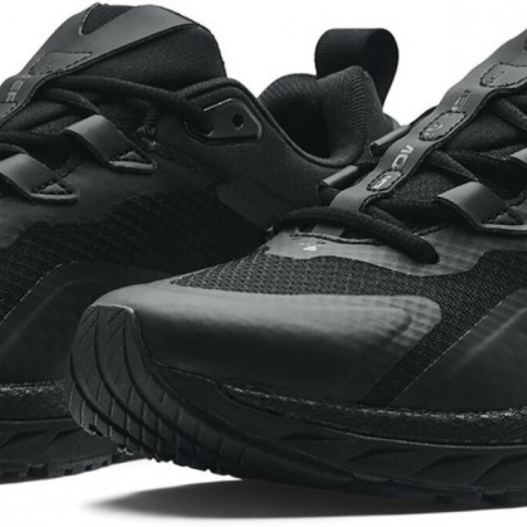 Кроссовки Under Armour W HOVR Flux MVMNT 3025355-001 5.5US