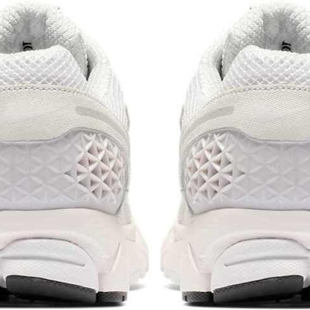 Кроссовки Nike ZOOM VOMERO 5 SP BV1358-001  9US