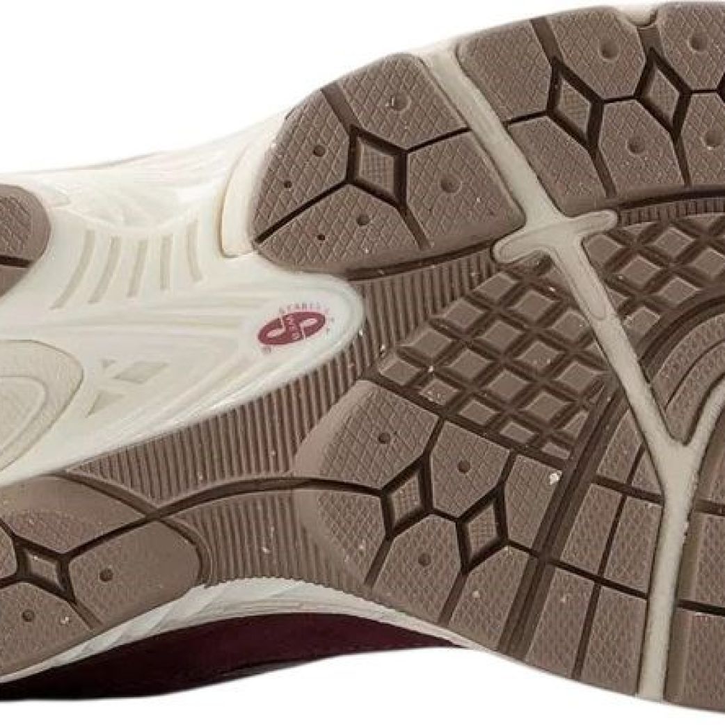 Кроссовки New Balance 2002 U2002RS  9.5US