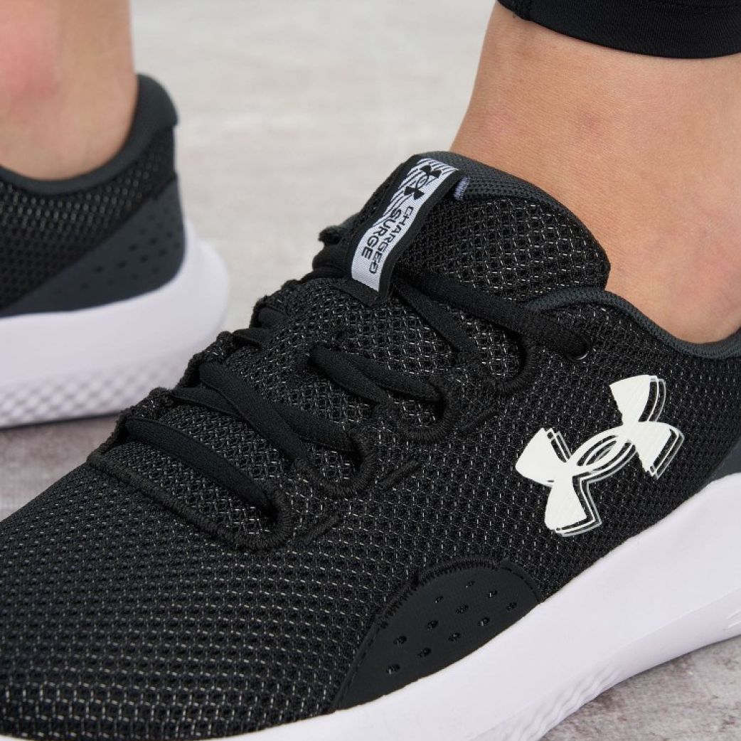 Кроссовки Under Armour W Charged Surge 4 3027007-403 7.5US