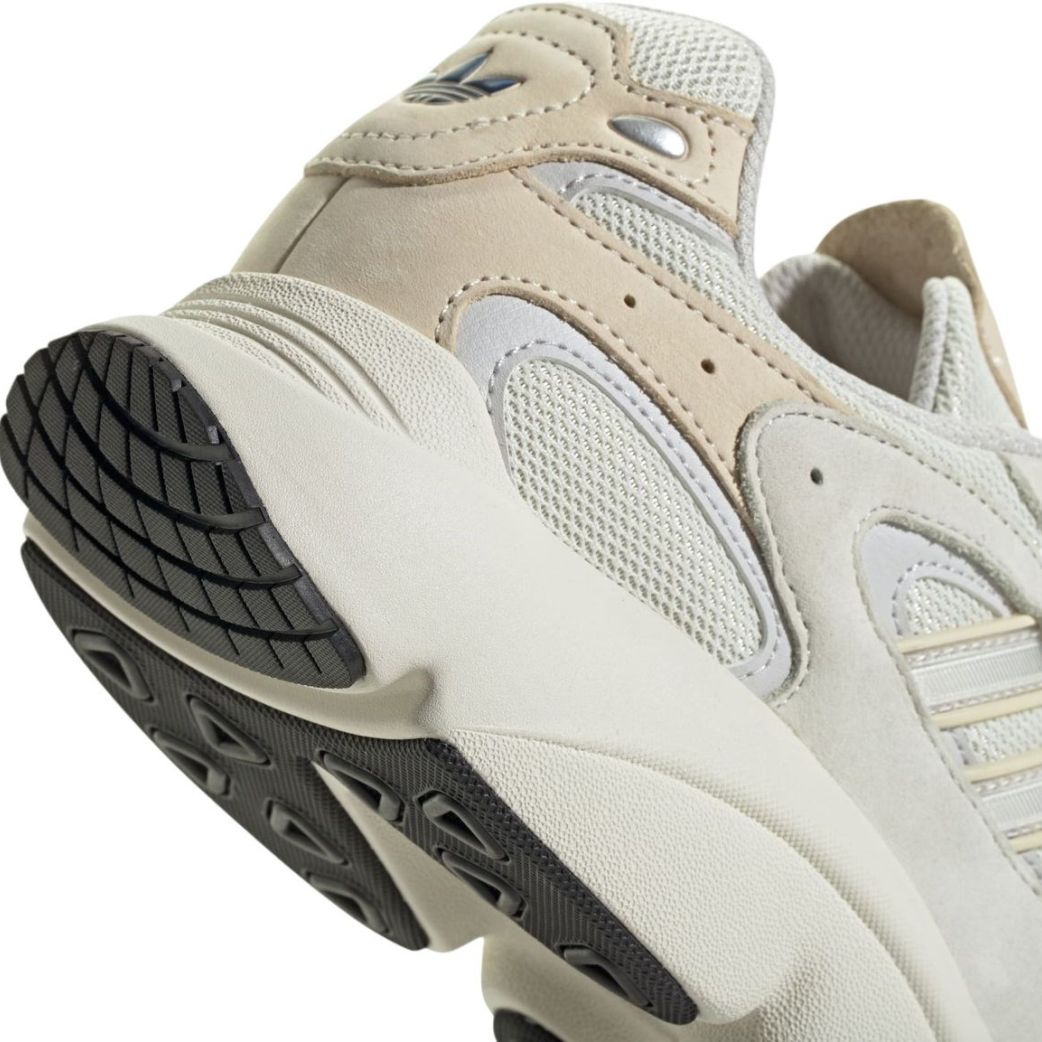 Кроссовки adidas OZMILLEN ID5829 11.5UK