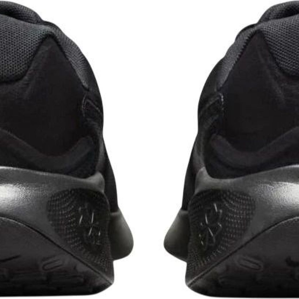 Кроссовки Nike Revolution 7 FB2207-005  10.5US