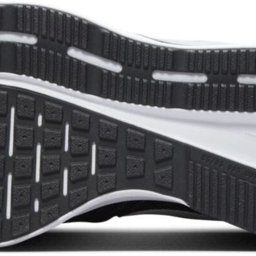 Кроссовки Nike Run Swift 3 DR2695-002 8US