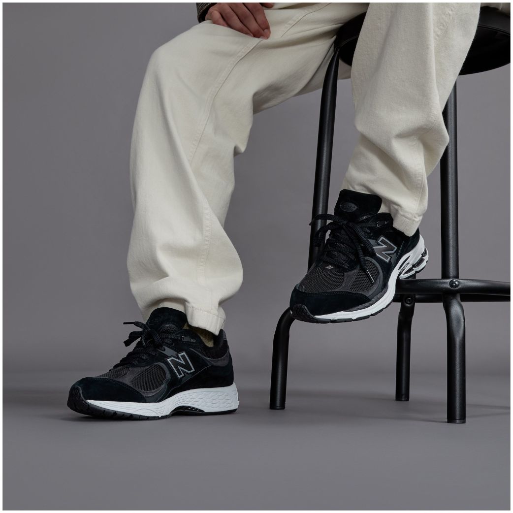 Кроссовки New Balance 2002 M2002RBK 10US