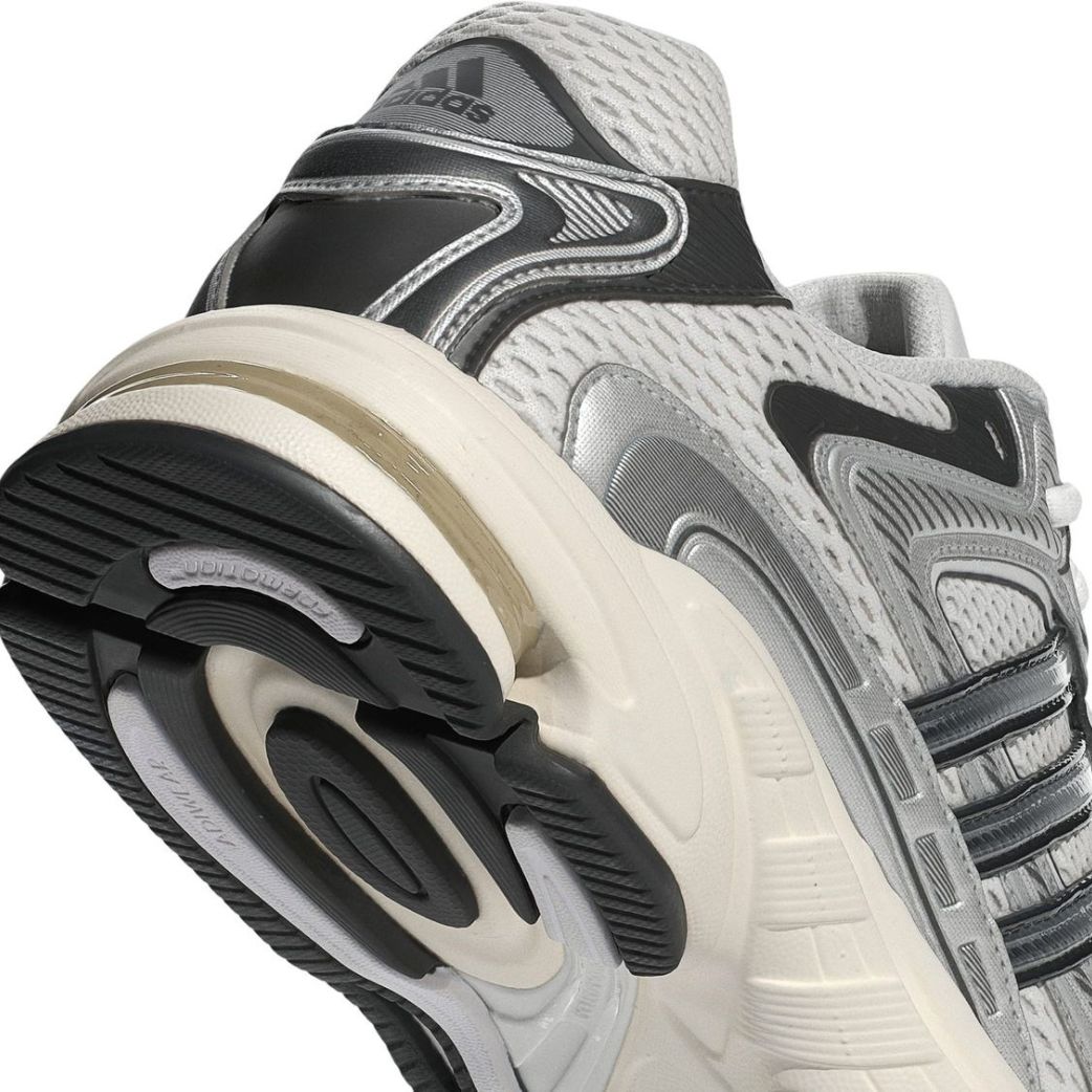 Кроссовки adidas RESPONSE CL IG6226  8UK