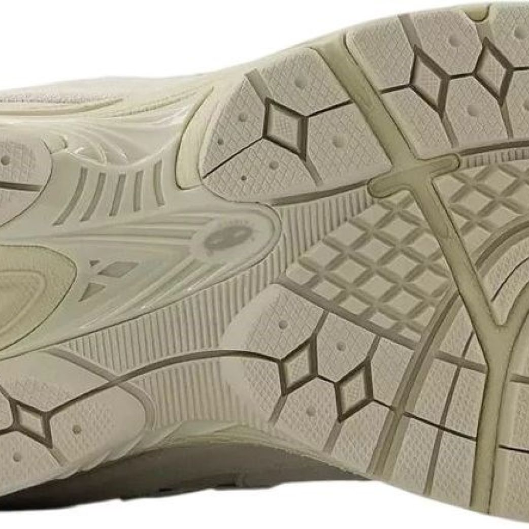 Кроссовки New Balance 2002 U2002RBE 8.5US