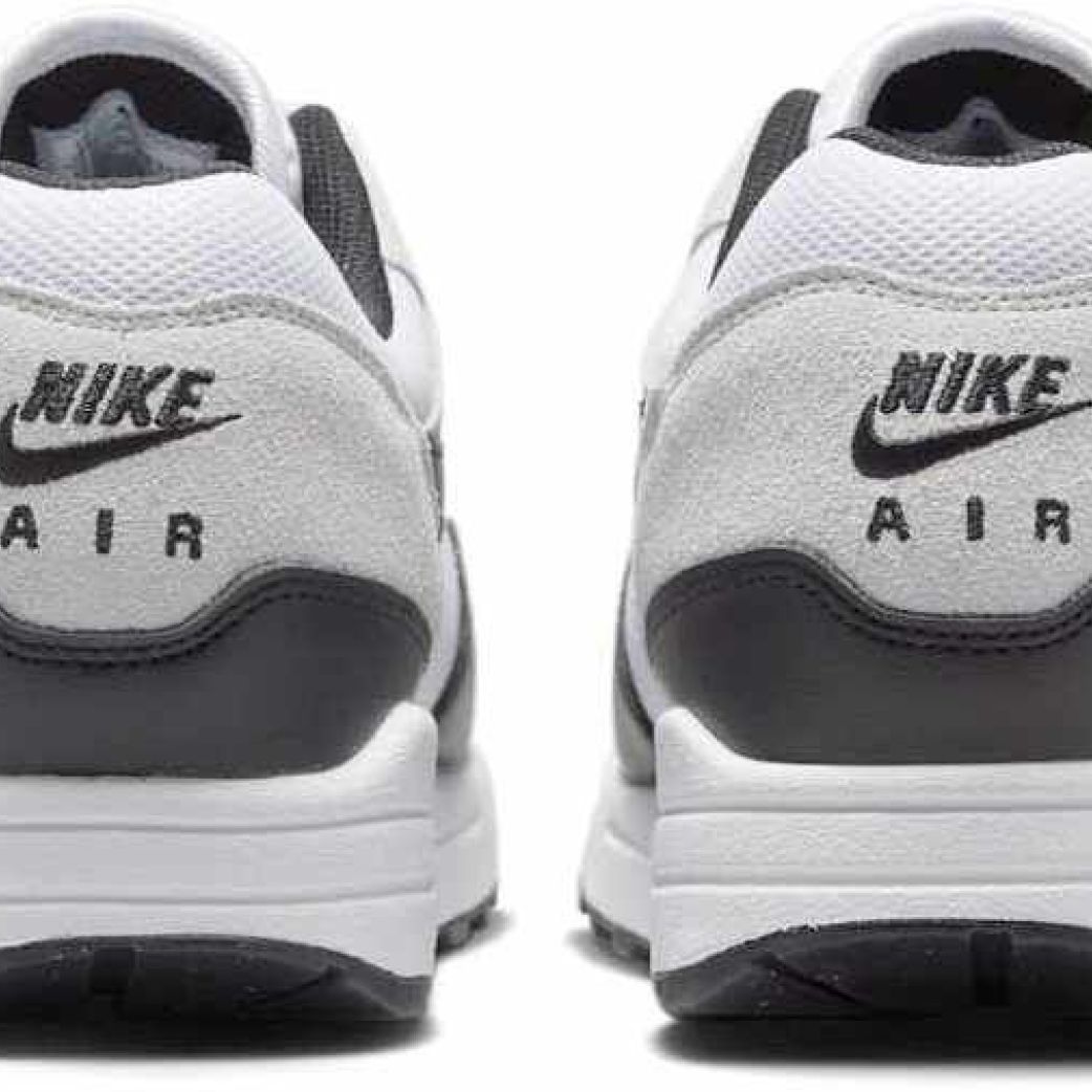 Кроссовки Nike Air Max 1 Essential FZ5808-102