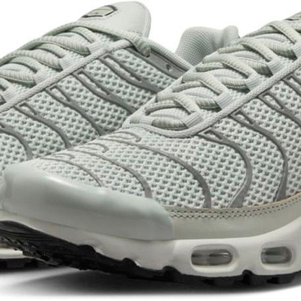 Кроссовки Nike W AIR MAX PLUS FV8480-002 6US