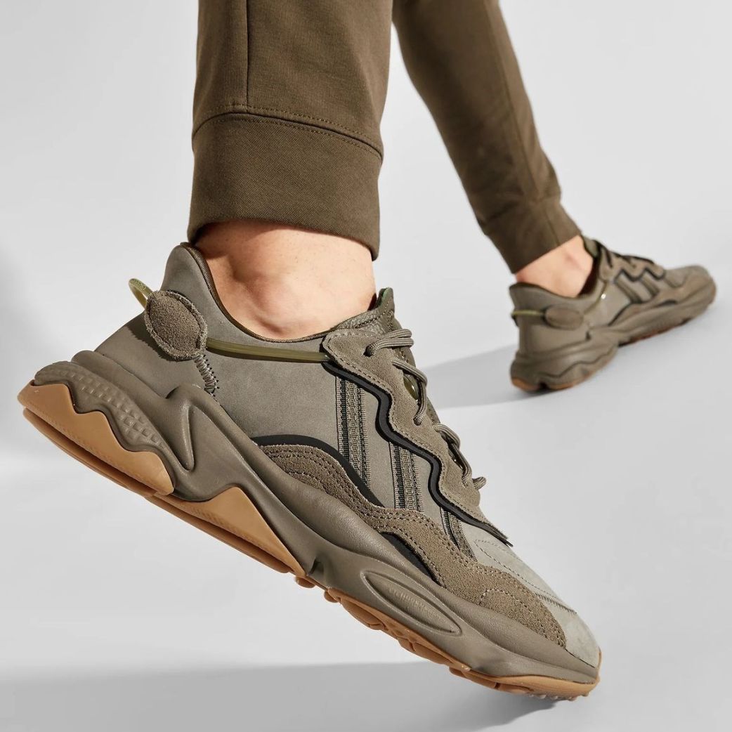 Кроссовки Adidas OZWEEGO EE6461  9.5UK