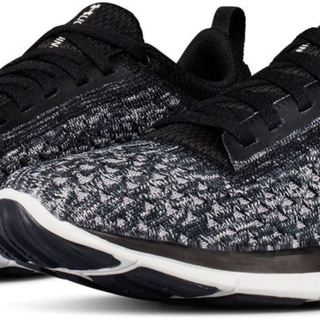 Кроссовки Under Armour Lightning 2 3000103-001  6.5US