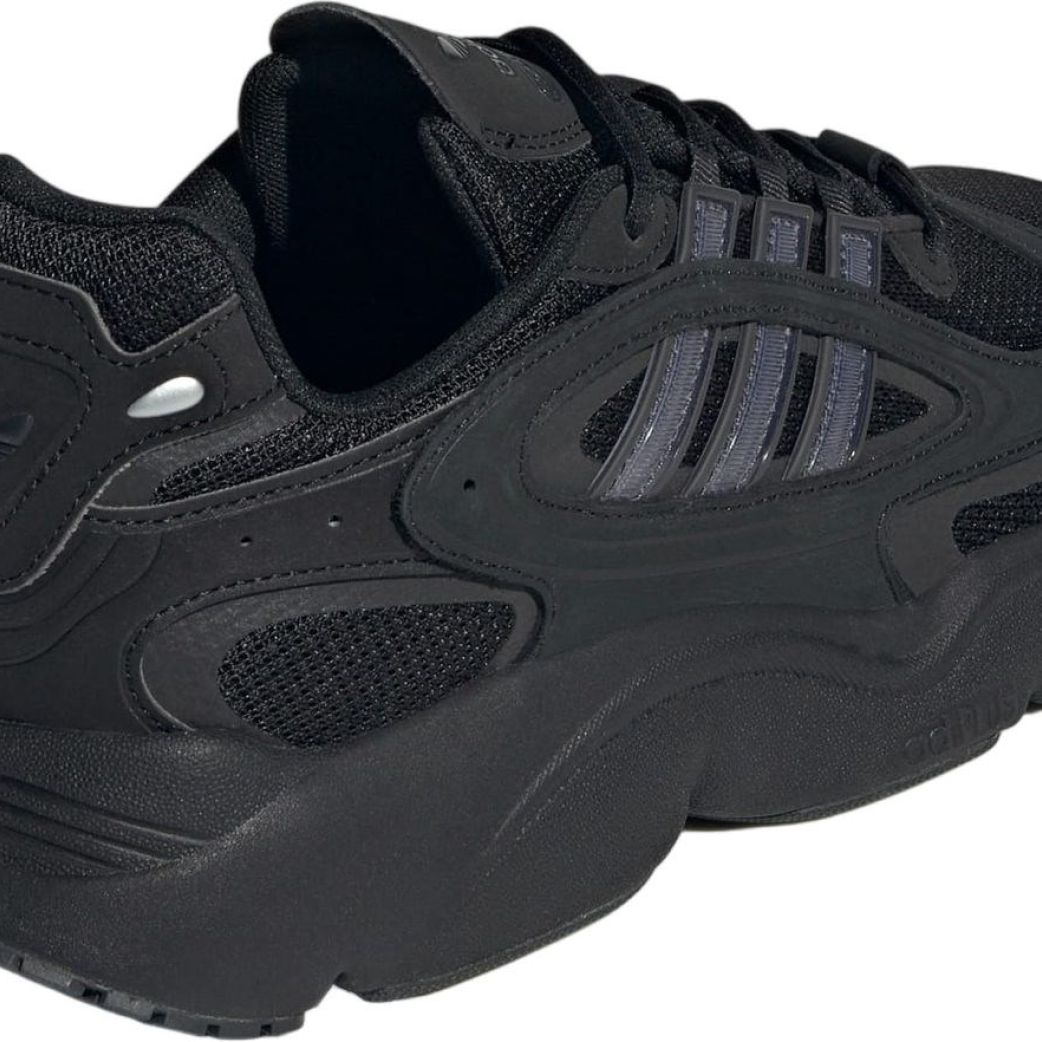 Кроссовки adidas OZMILLEN IF9601 7UK