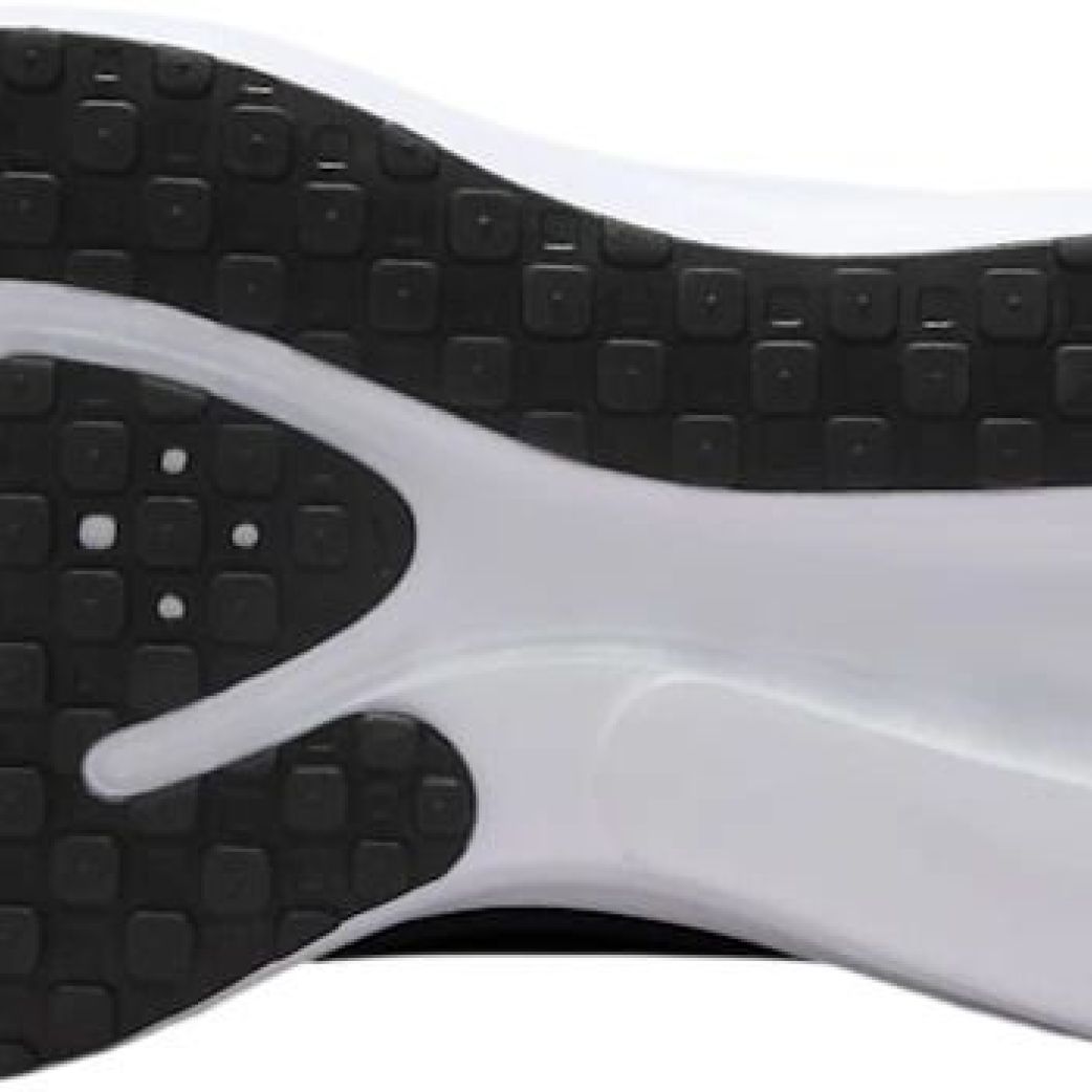 Кроссовки Nike REVOLUTION 8 HJ9198-004